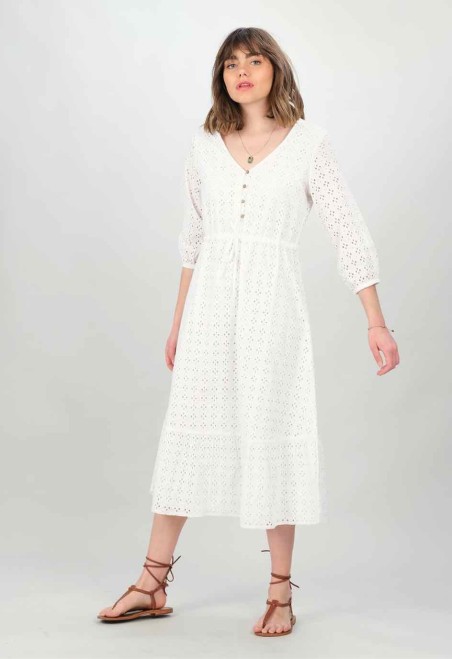 Robe en broderie anglaise