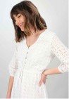 Robe en broderie anglaise