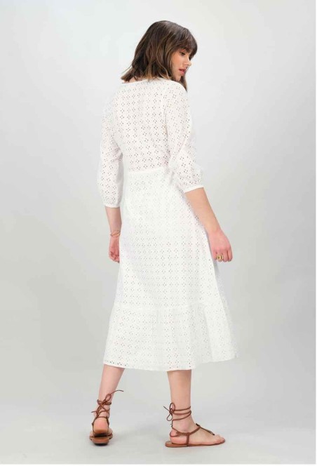 Robe en broderie anglaise