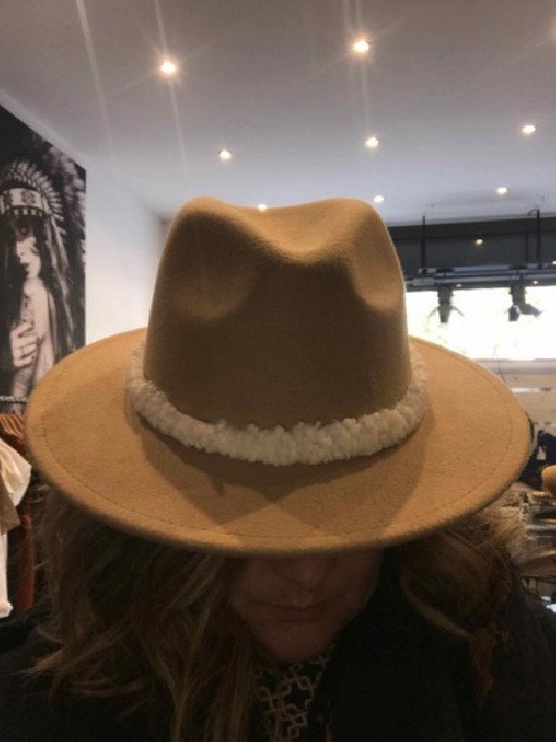 Chapeau doudou beige